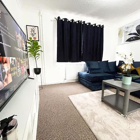 3 Bedroom House With Free Parking Chatham (Kent) Exterior foto