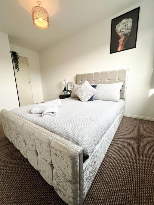 3 Bedroom House With Free Parking Chatham (Kent) Exterior foto