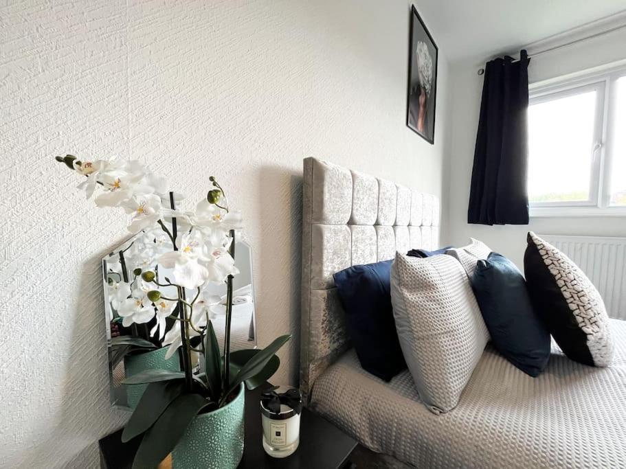 3 Bedroom House With Free Parking Chatham (Kent) Exterior foto